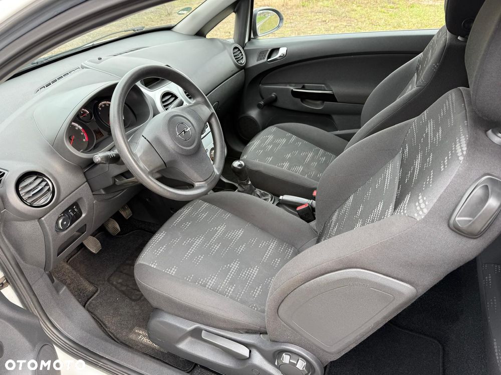 Opel Corsa 1.2 16V Essentia - 13