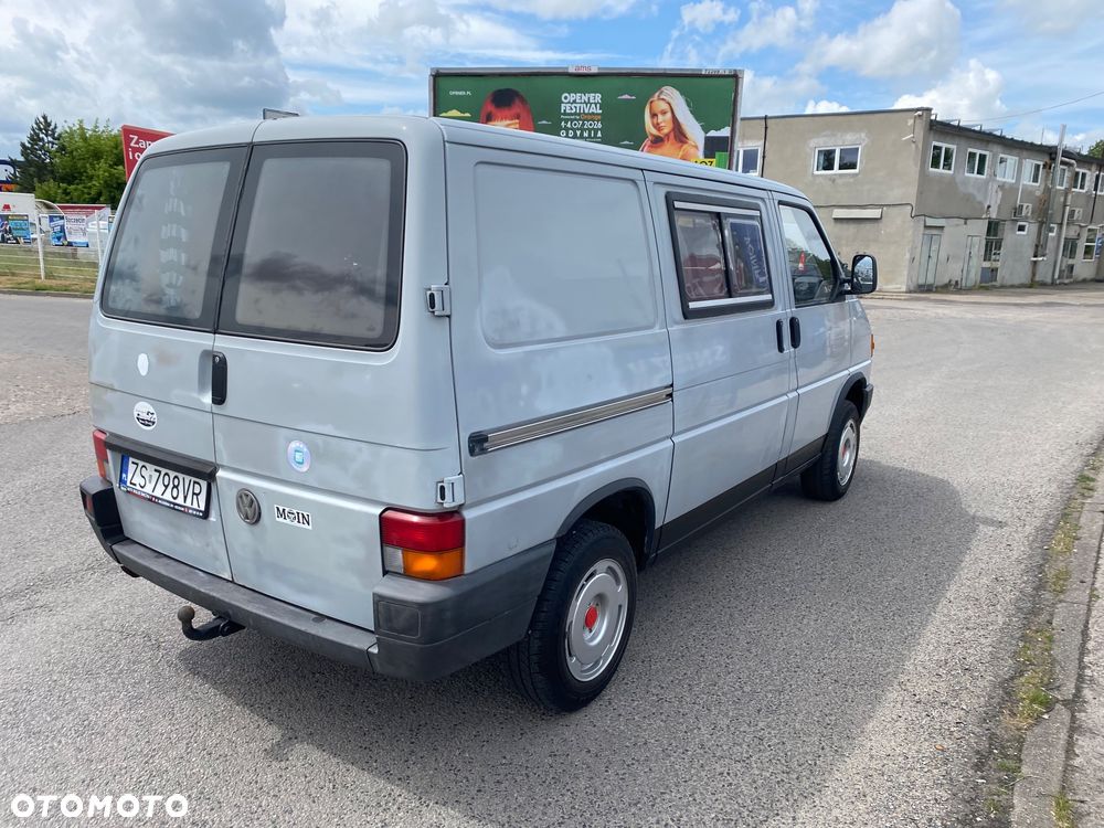 Volkswagen Caravelle - 38