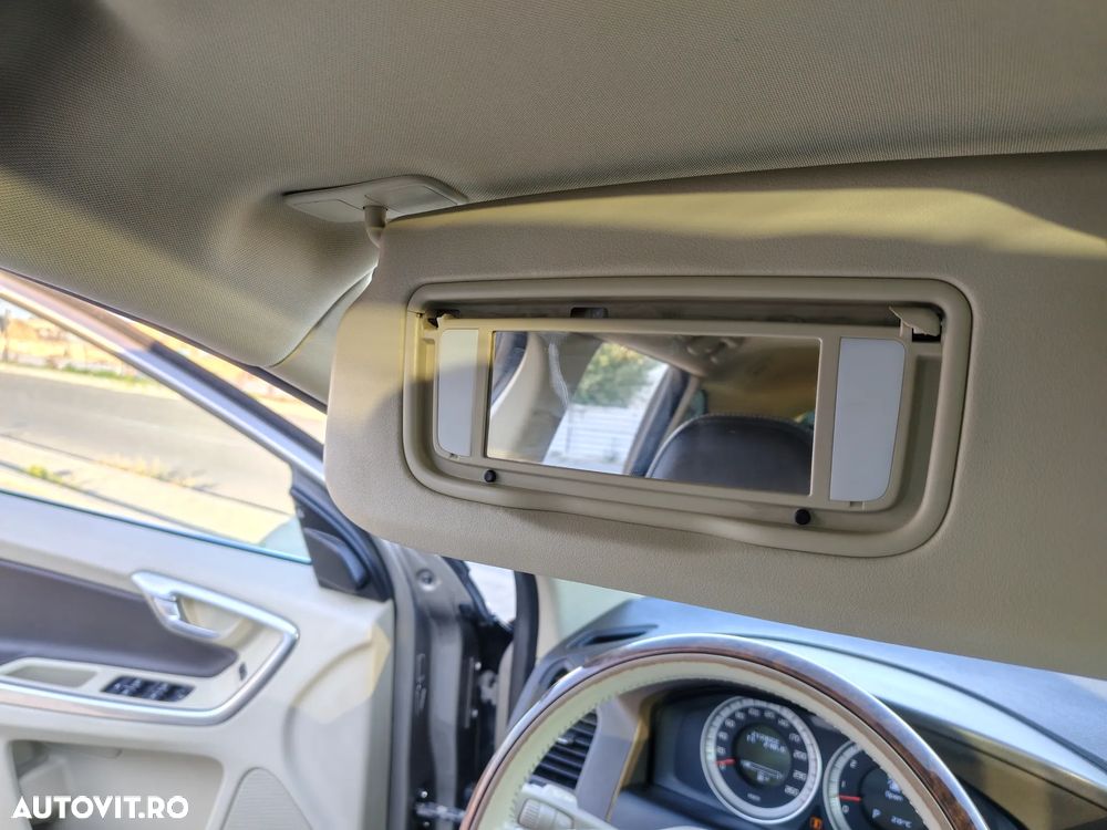 Volvo XC 60 T6 AWD Summum - 28