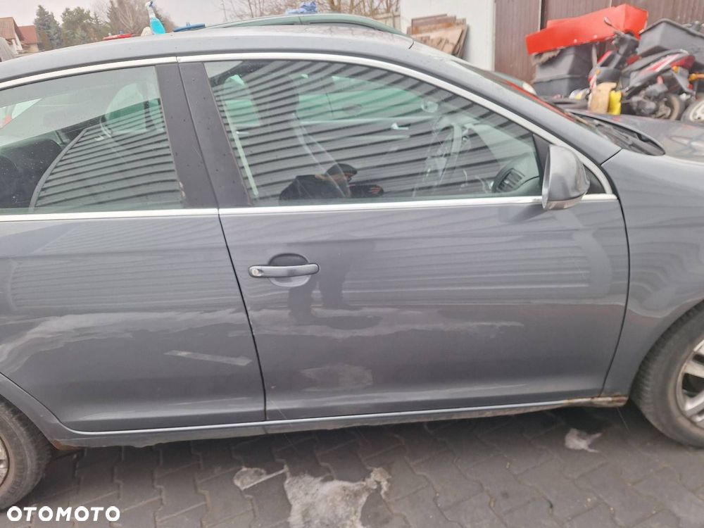 DRZWI KOMPLETNE PRAWY PRZÓD VOLKSWAGEN JETTA V LD7X - 1