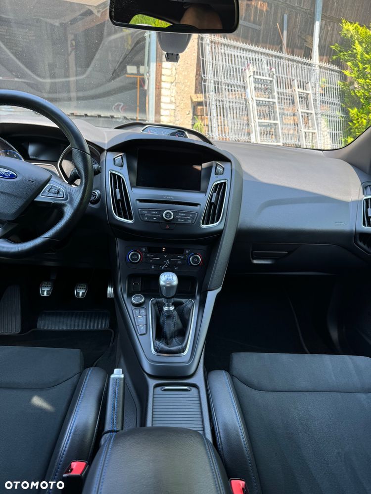 Ford Focus 2.3 EcoBoost RS - 10