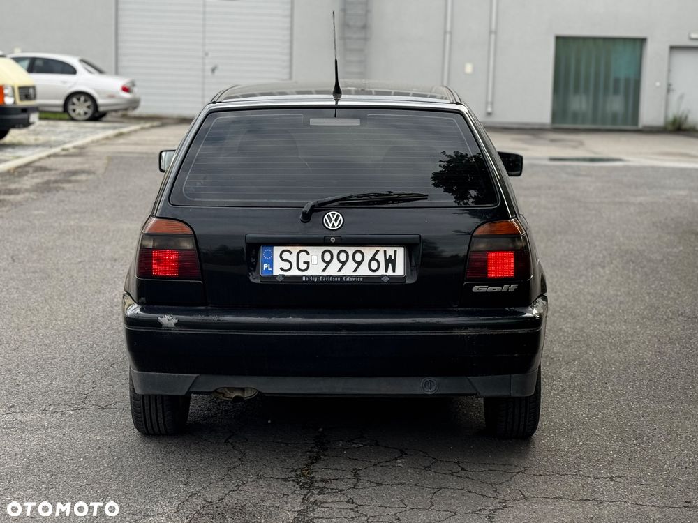 Volkswagen Golf - 5