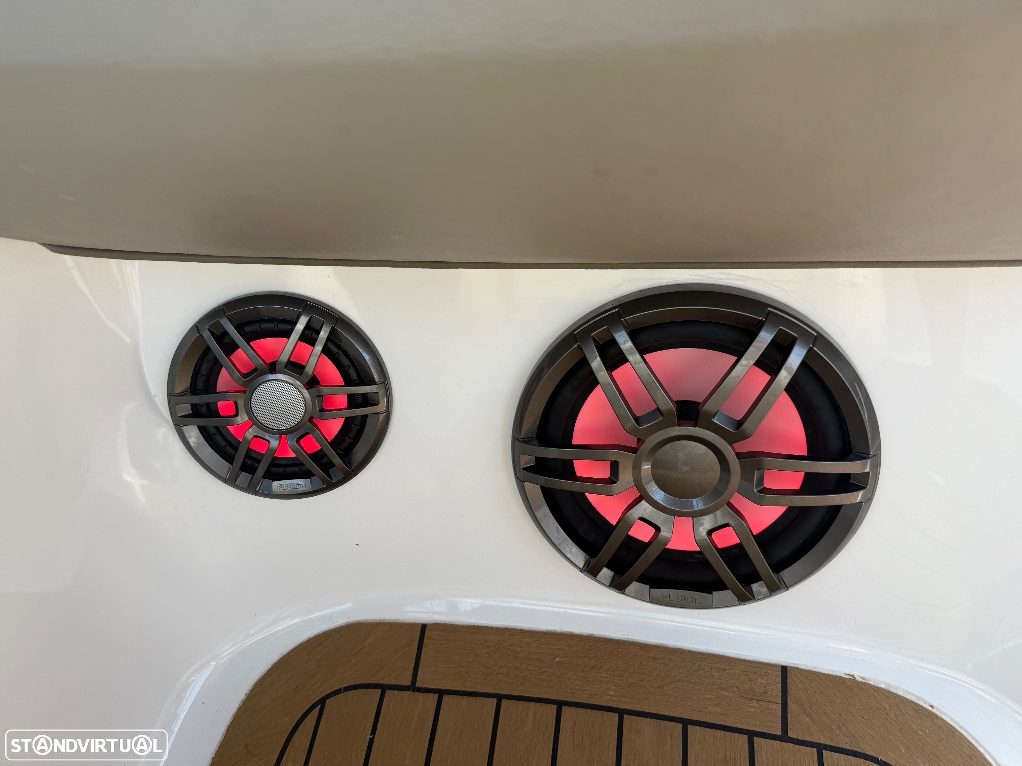 Cobalt Marine 232 - 16