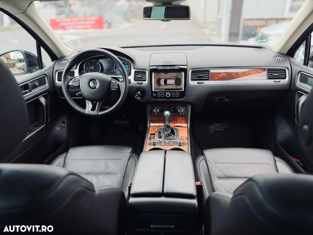 Volkswagen Touareg - 2