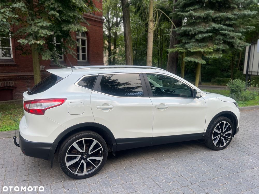 Nissan Qashqai 1.6 DCi Xtronic TEKNA - 2