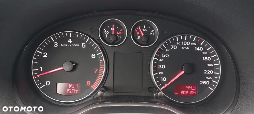 Audi A3 1.6 Ambiente - 32