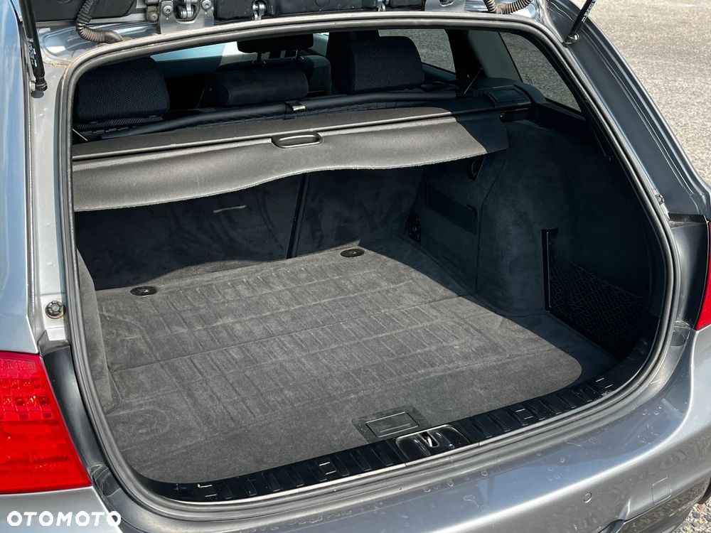 BMW Seria 3 318d Touring Sport Line - 27