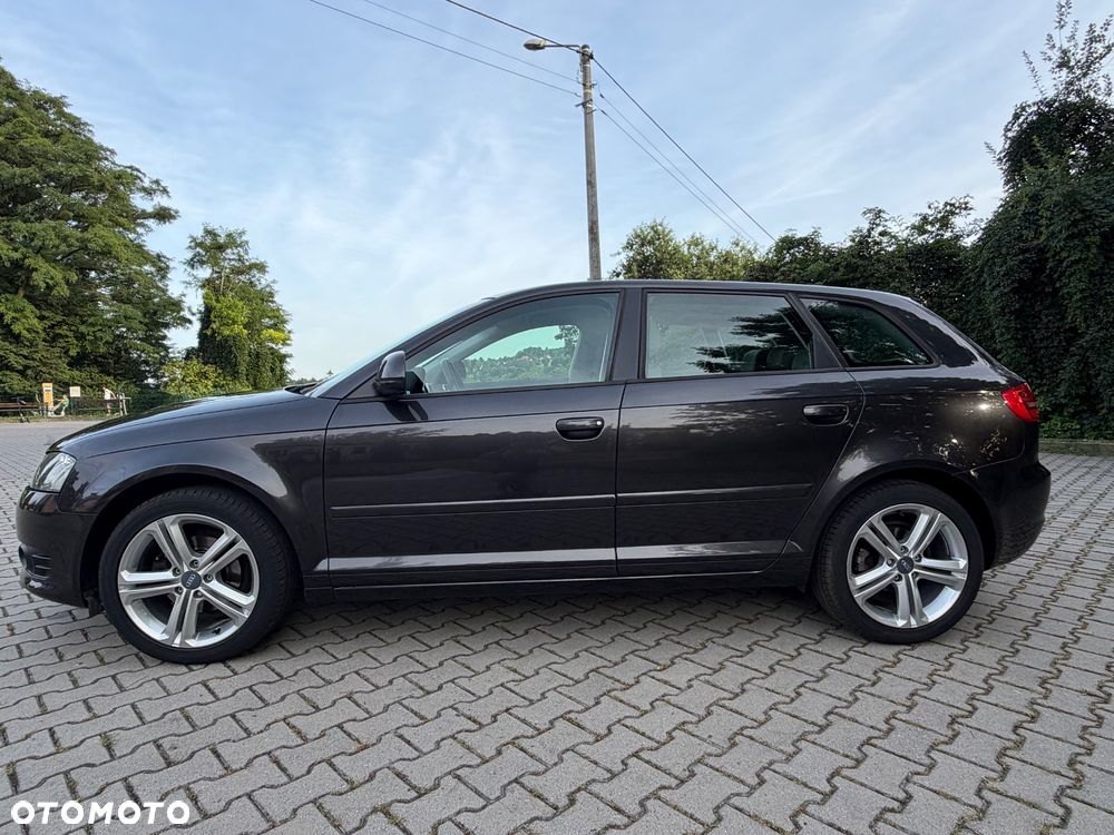 Audi A3 Sportback 1.6 Ambiente - 12