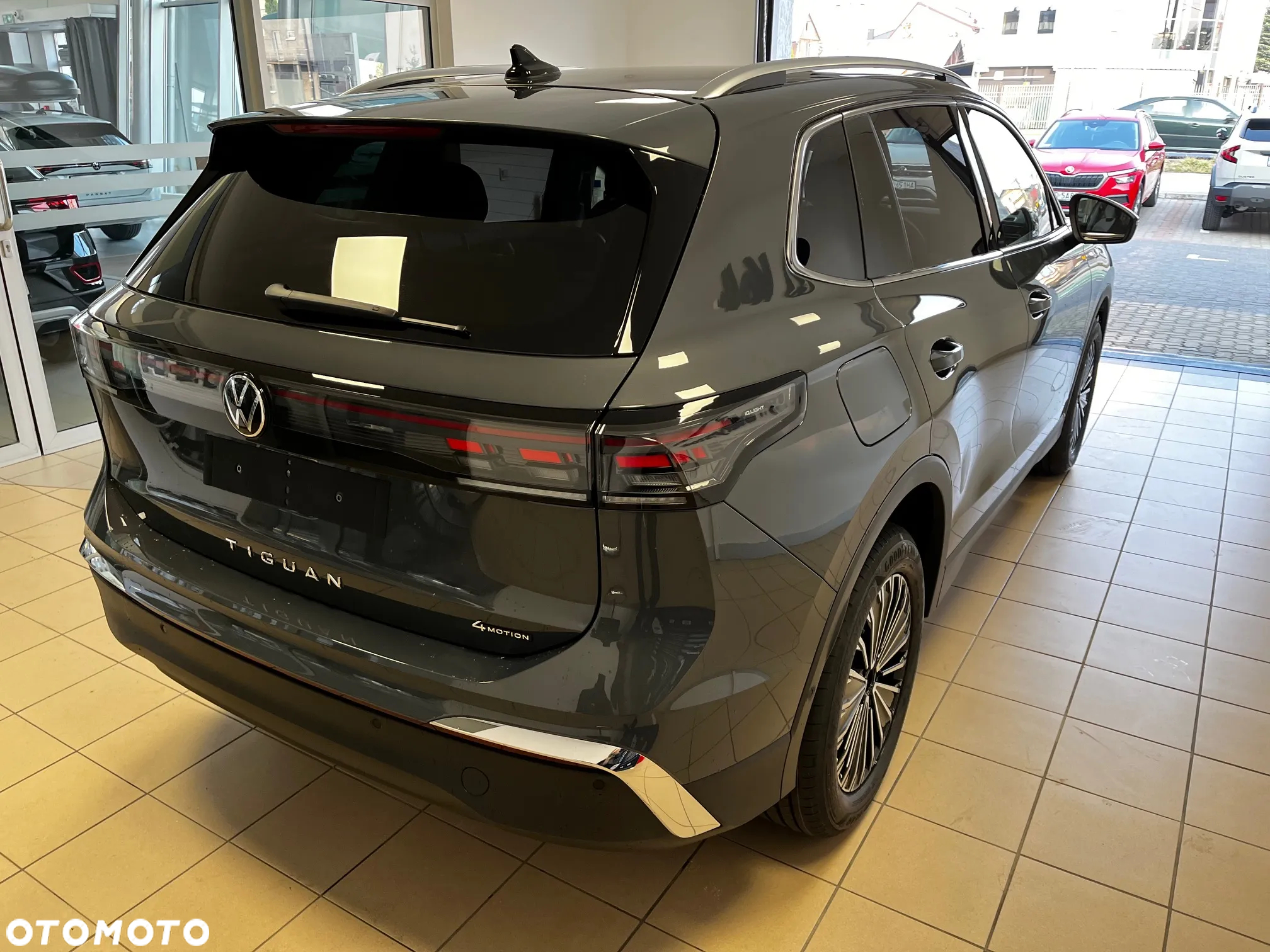 Volkswagen Tiguan 2.0 TSI 4Mot Elegance DSG - 5