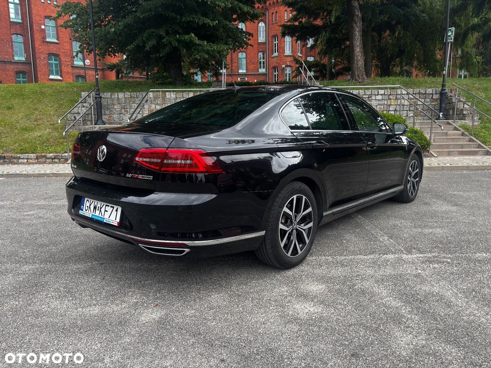 Volkswagen Passat - 4