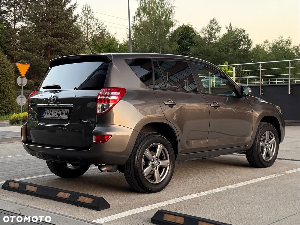 Toyota RAV4 - 6