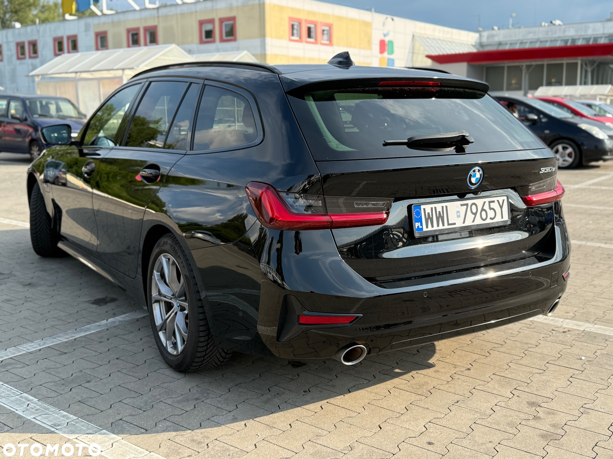 BMW Seria 3 330e PHEV sport - 11