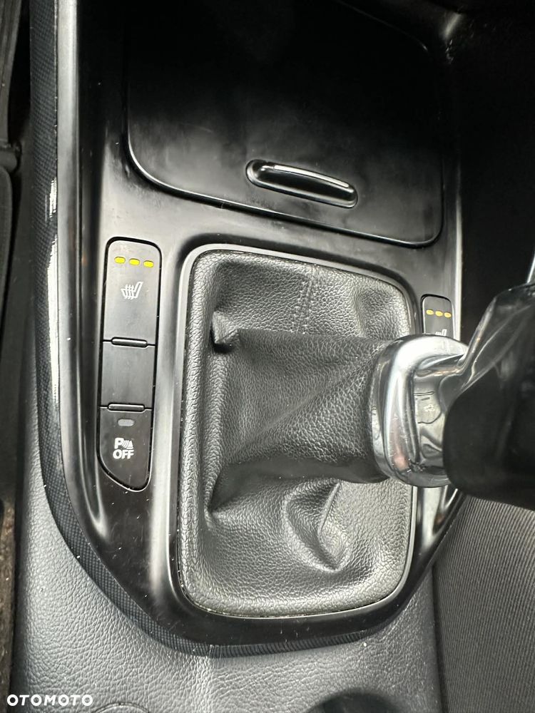 Kia Carens 1.7 CRDi 115 Dream Team Edition - 19