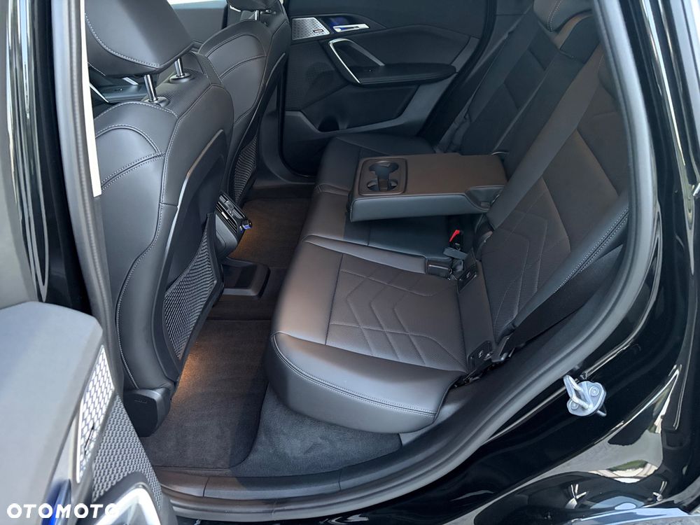 BMW iX1 eDrive20 66.5kWh xLine - 11