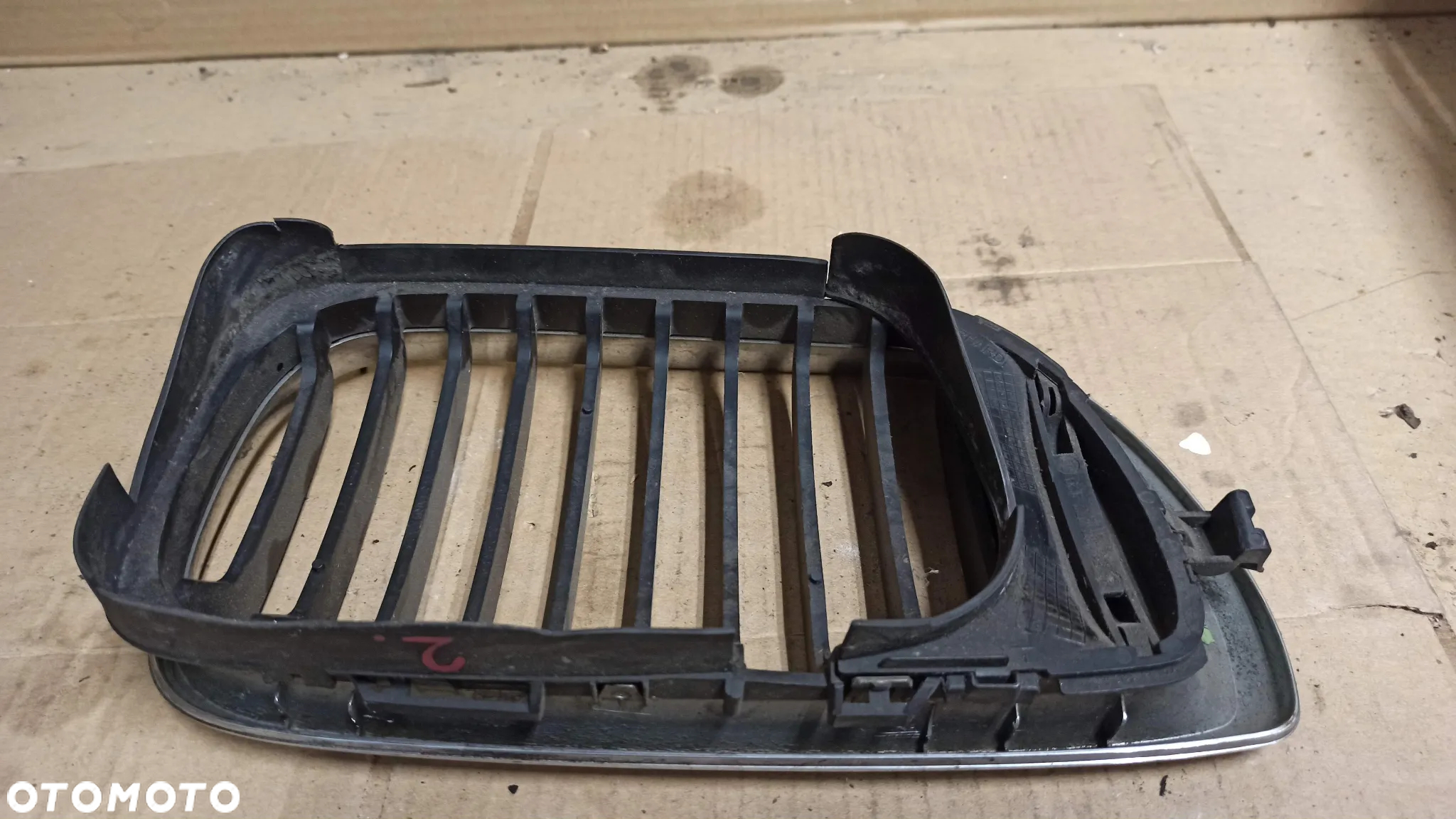 # NERKA GRILL BMW E46 SEDAN nr 5113-70305490 - 3
