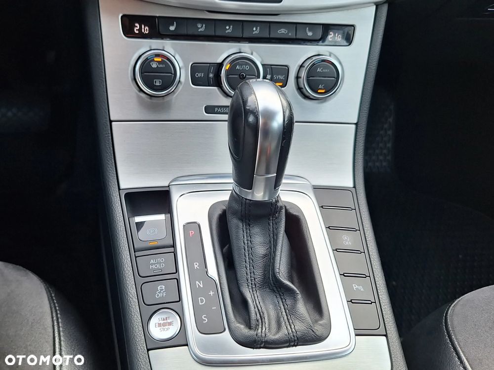 Volkswagen Passat 2.0 TDI Highline DSG - 8