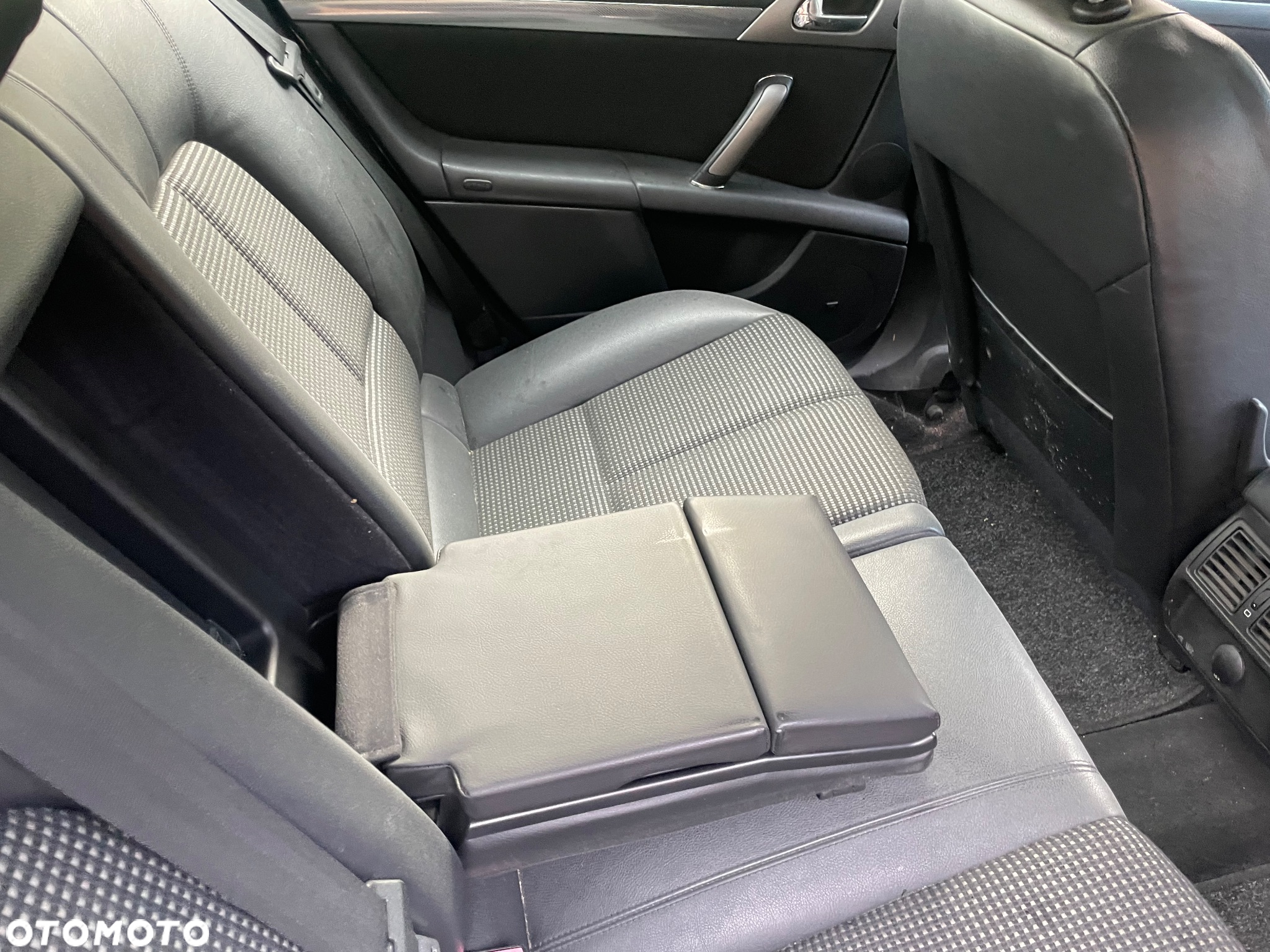 Peugeot 407 - 6