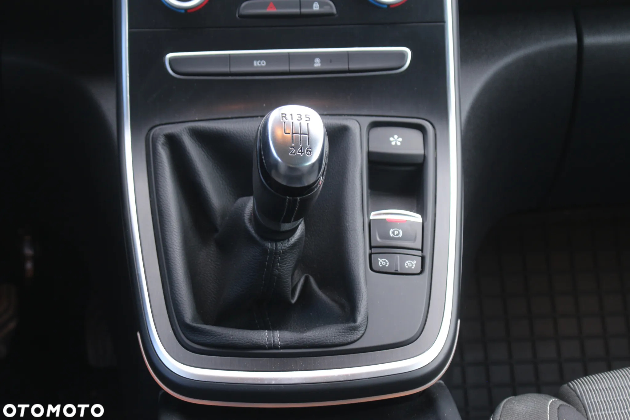 Renault Scenic 1.5 dCi Dynamique - 32