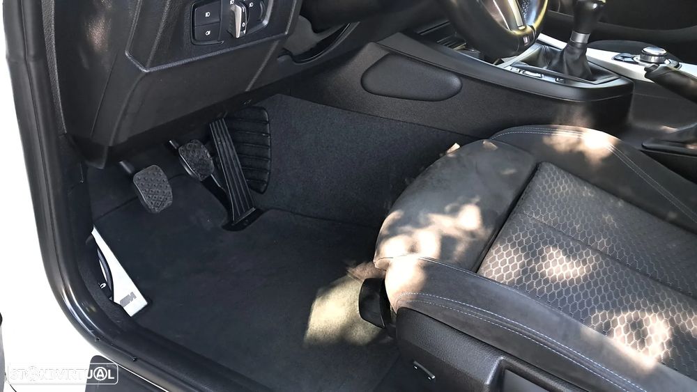 BMW 120 d Pack M - 24