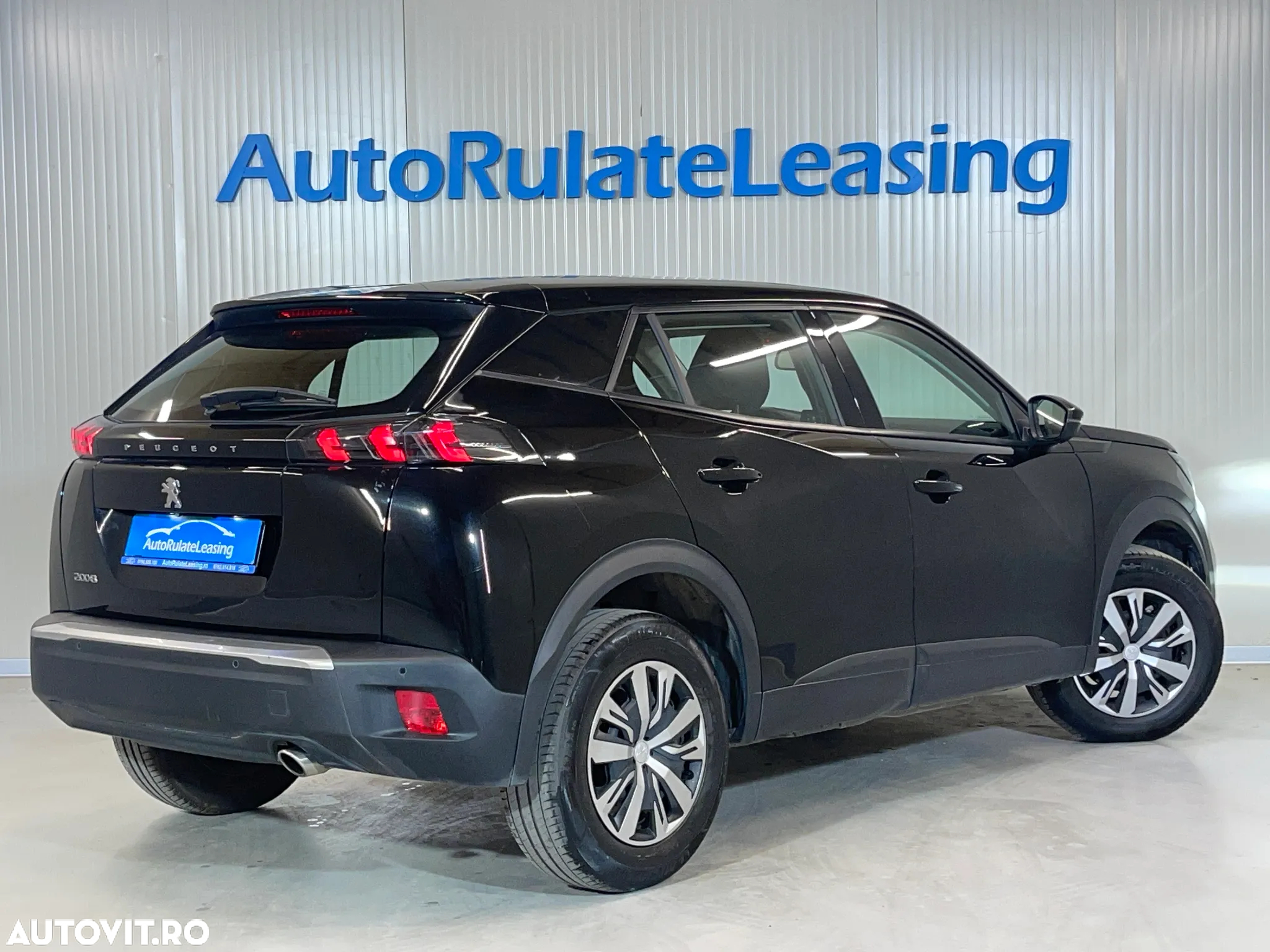 Peugeot 2008 BlueHDi 130 EAT8 Active - 3