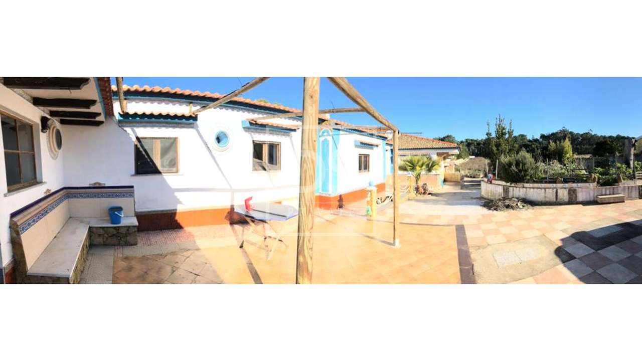 Quinta com 3 Moradias e 33.400 m² de Terreno | A 2 Km do Centro da Eri - Grande imagem: 3/49