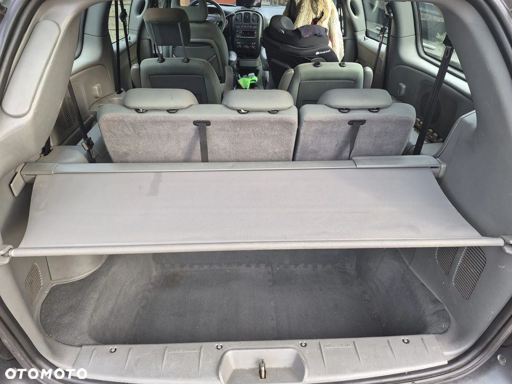 Chrysler Grand Voyager - 11