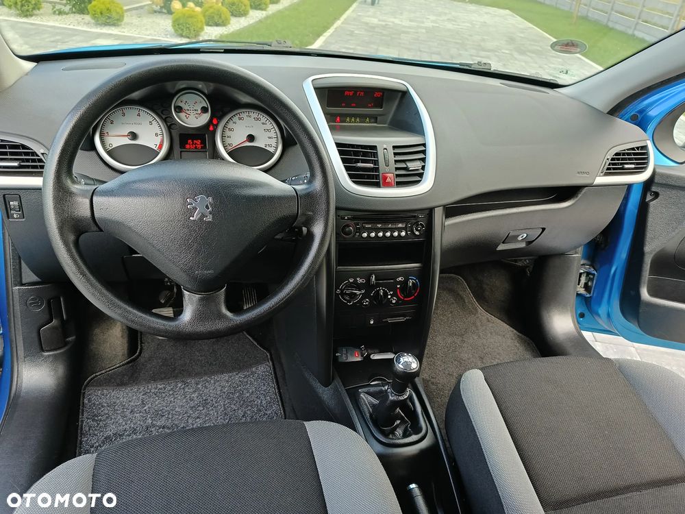 Peugeot 207 - 10