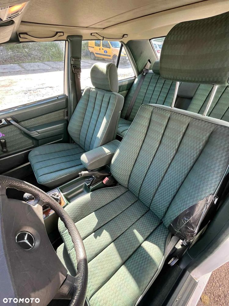 Mercedes-Benz W201 (190) - 13