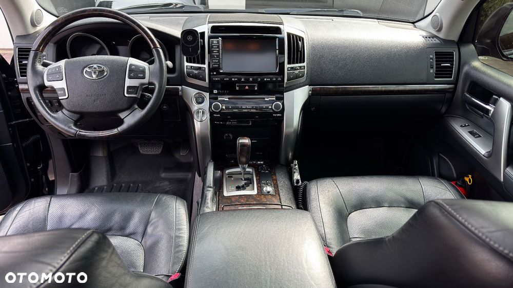 Toyota Land Cruiser - 9