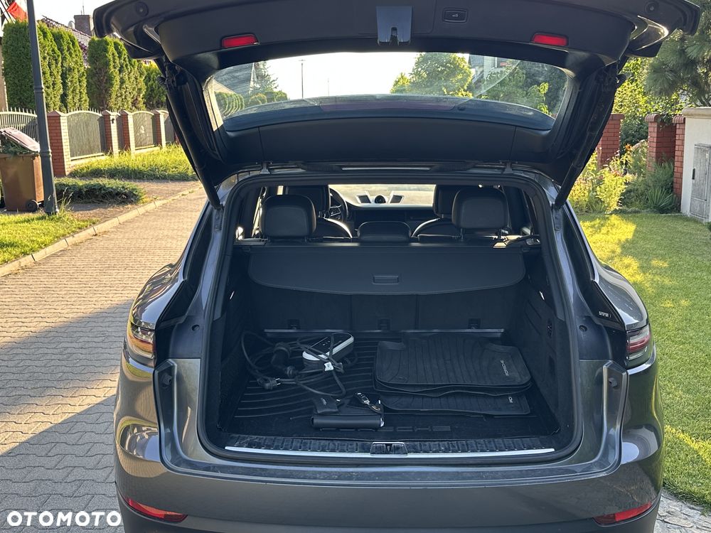 Porsche Cayenne - 23