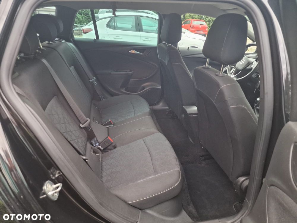 Opel Astra 1.4 Turbo 120 Jahre - 16