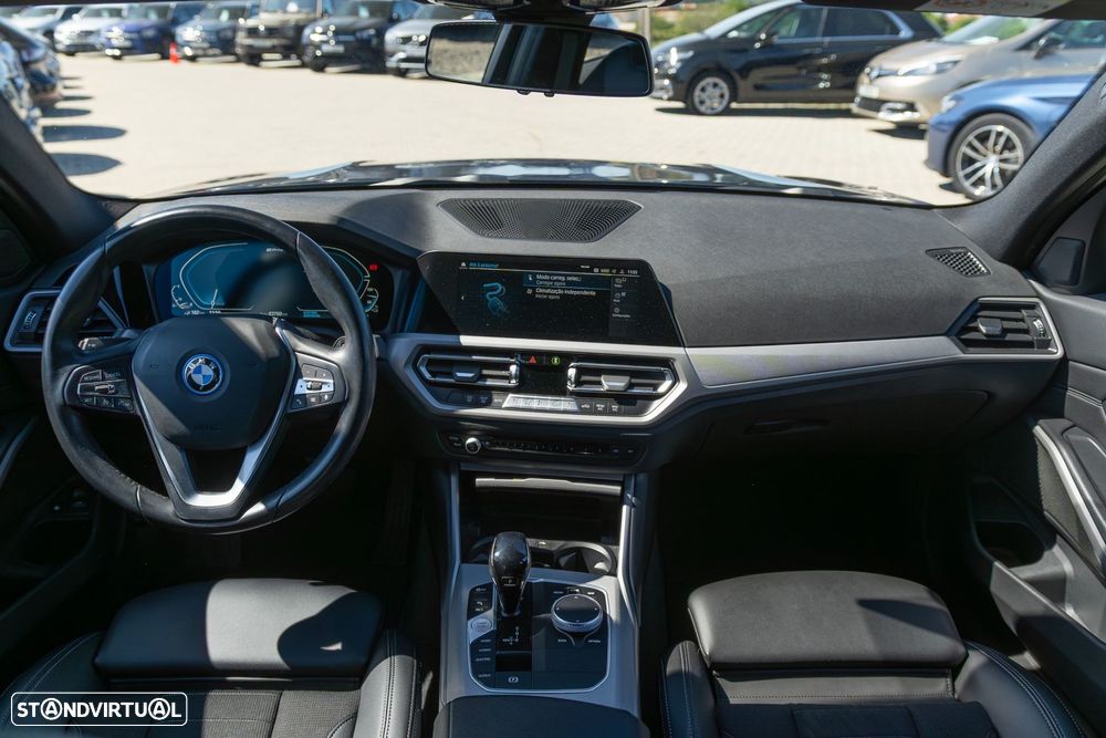 BMW 320 e Auto - 21