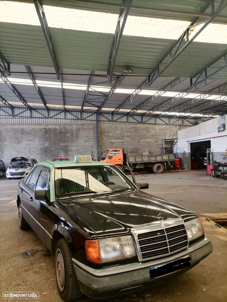 Mercedes-Benz W124 (1984-1997) 200 D - 2