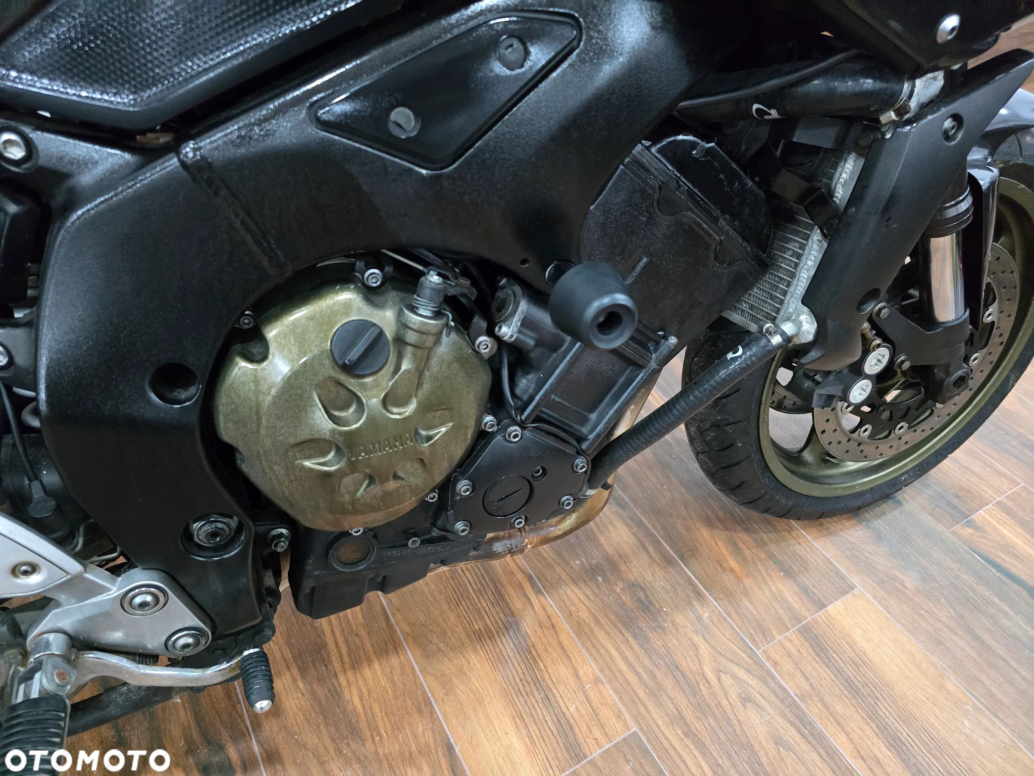 Yamaha FZ - 16