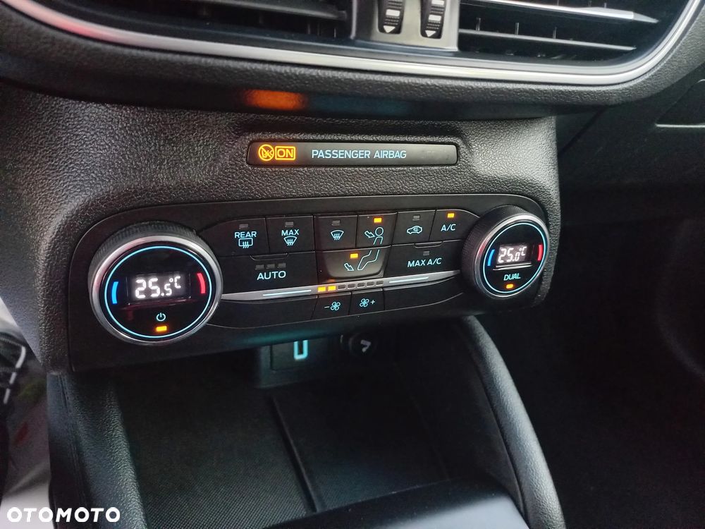 Ford Focus 1.5 EcoBlue STart-Stopp-System TITANIUM - 29