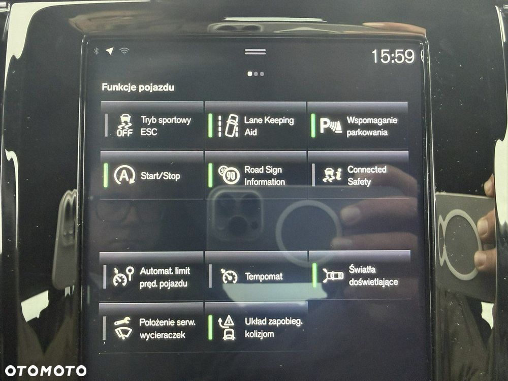 Volvo V90 D4 R-Design - 28