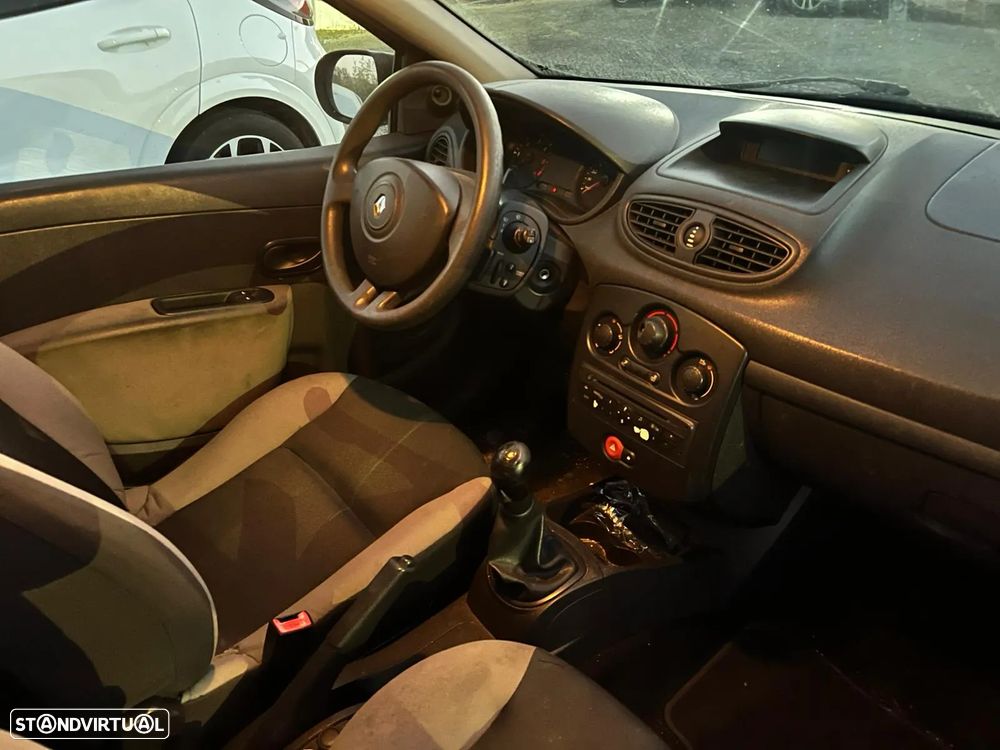 Renault Clio - 8