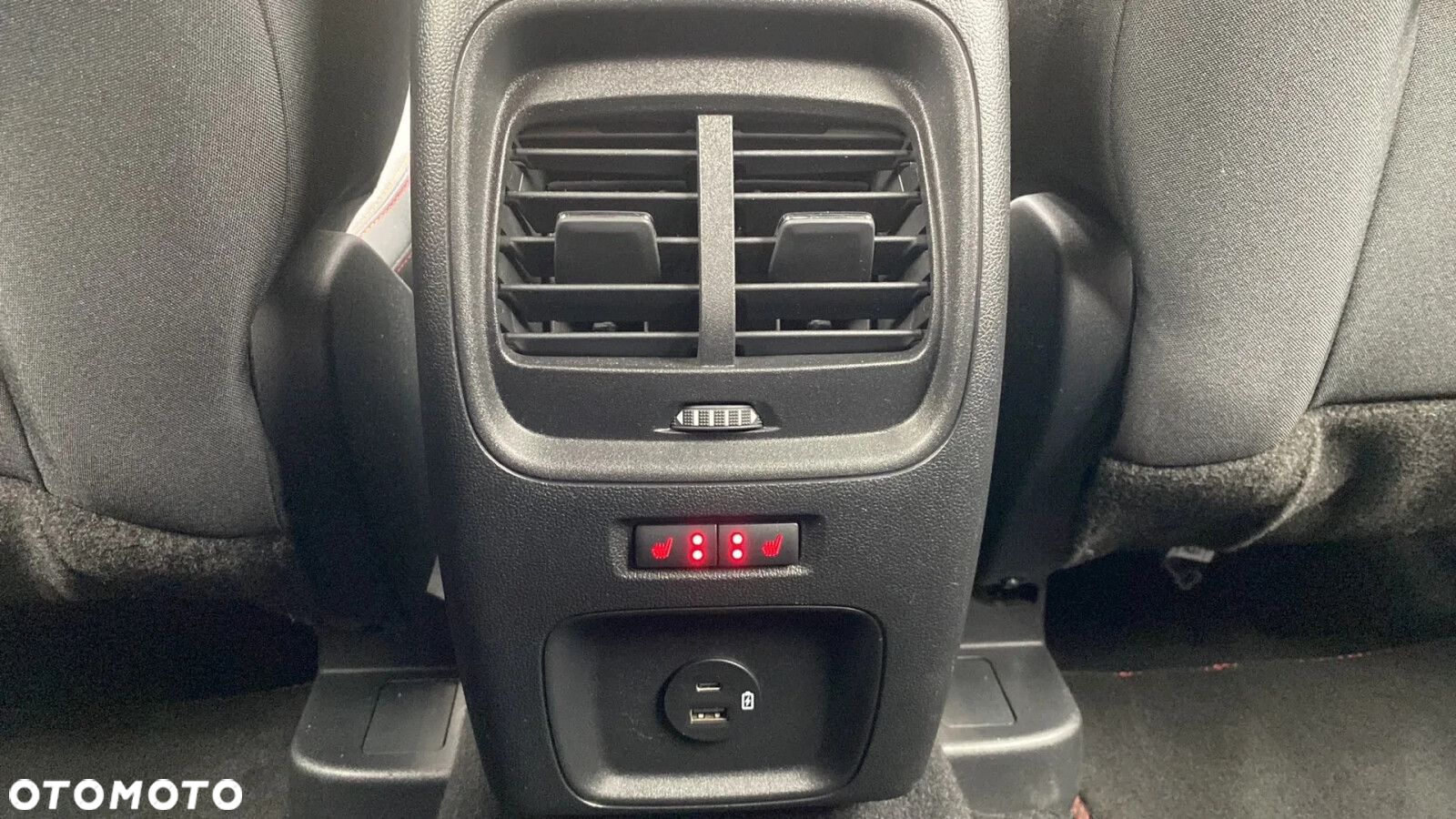 Ford Kuga - 24
