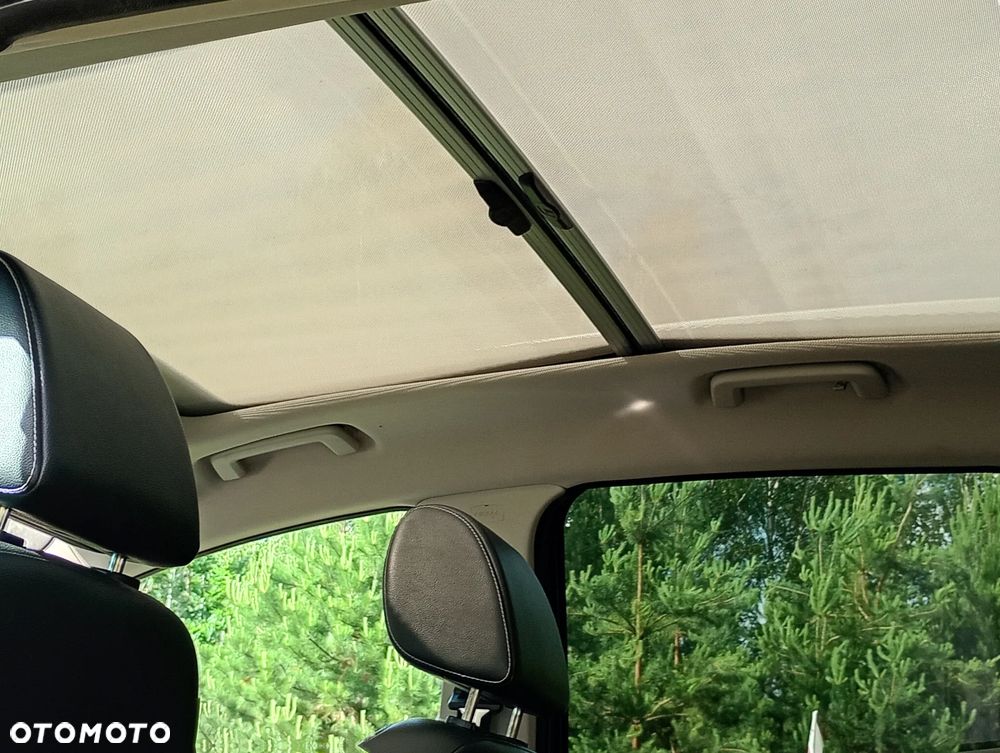 Ford Kuga - 25