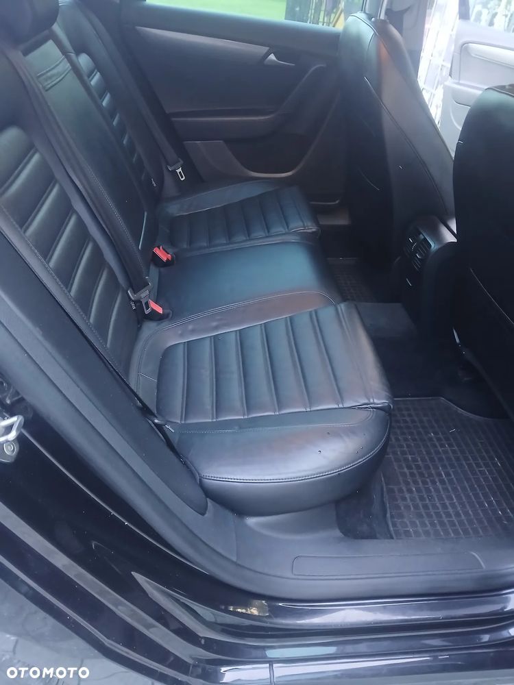 Volkswagen Passat 2.0 Blue TDI SCR Comfortline - 26