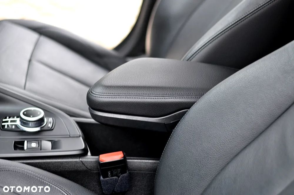 BMW X1 sDrive18d Business Edition - 17