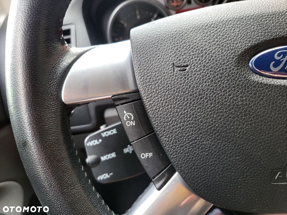 Ford Kuga - 16