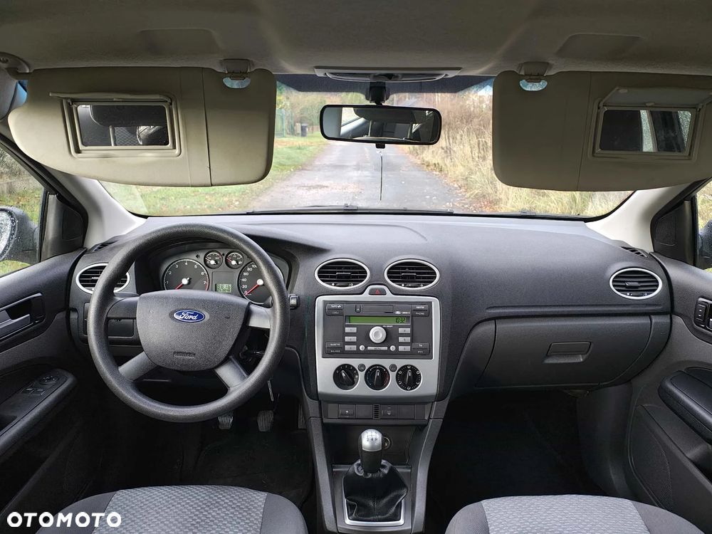 Ford Focus 1.6 16V Connection - 25