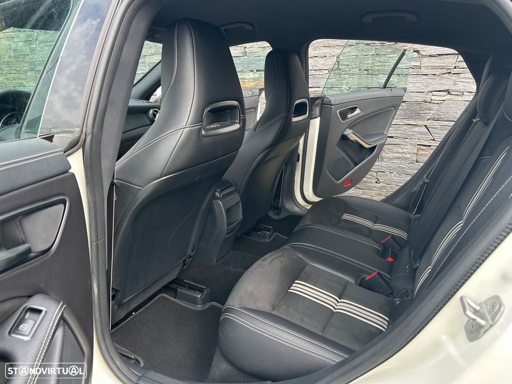 Mercedes-Benz CLA 180 d AMG Line - 15