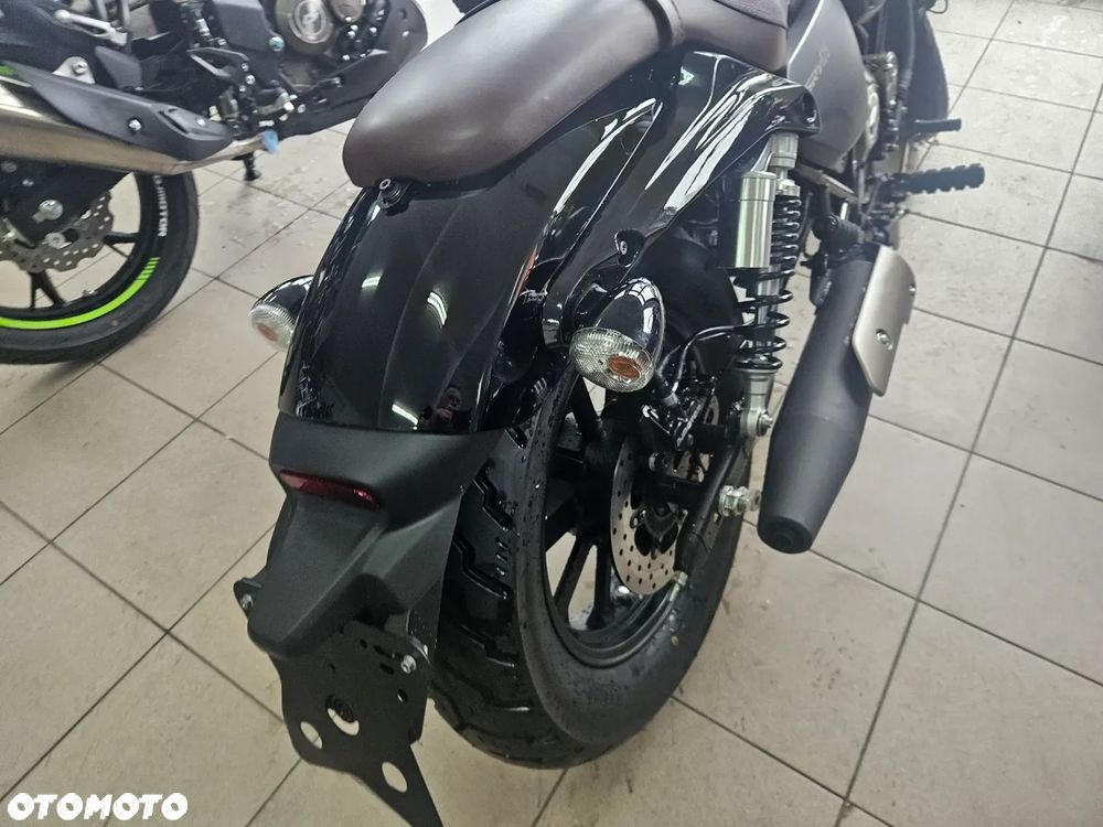 QJMOTOR SRV 125 - 13