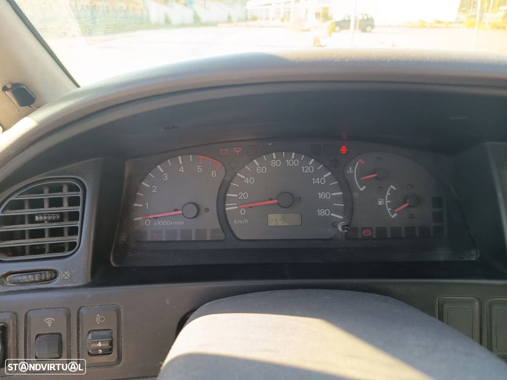 Mitsubishi Space Gear 2.5 TD GLX - 11
