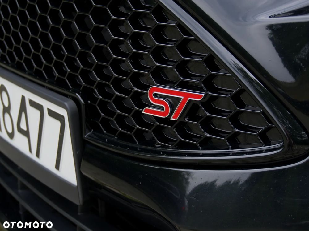Ford Focus ST - 5