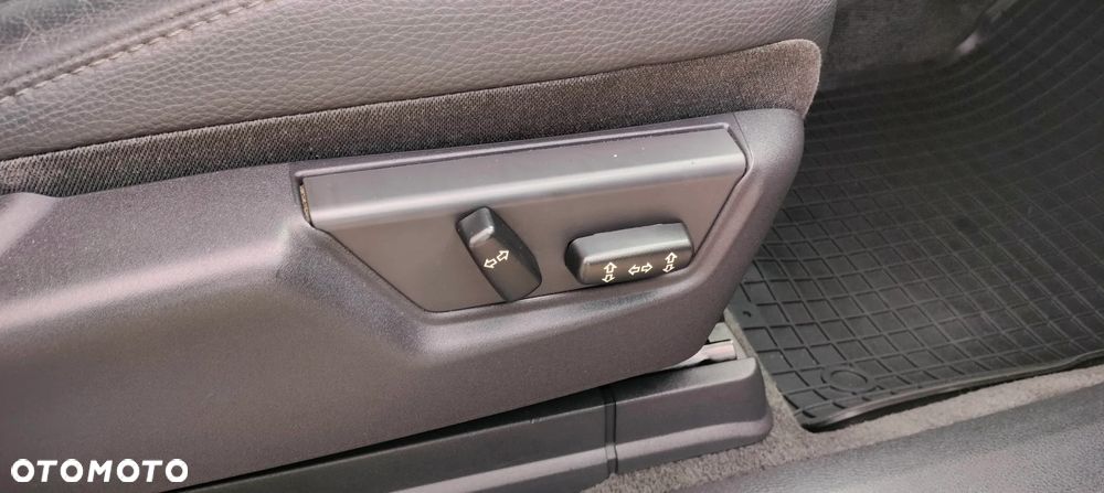 Volvo XC 90 3.2 Momentum - 17