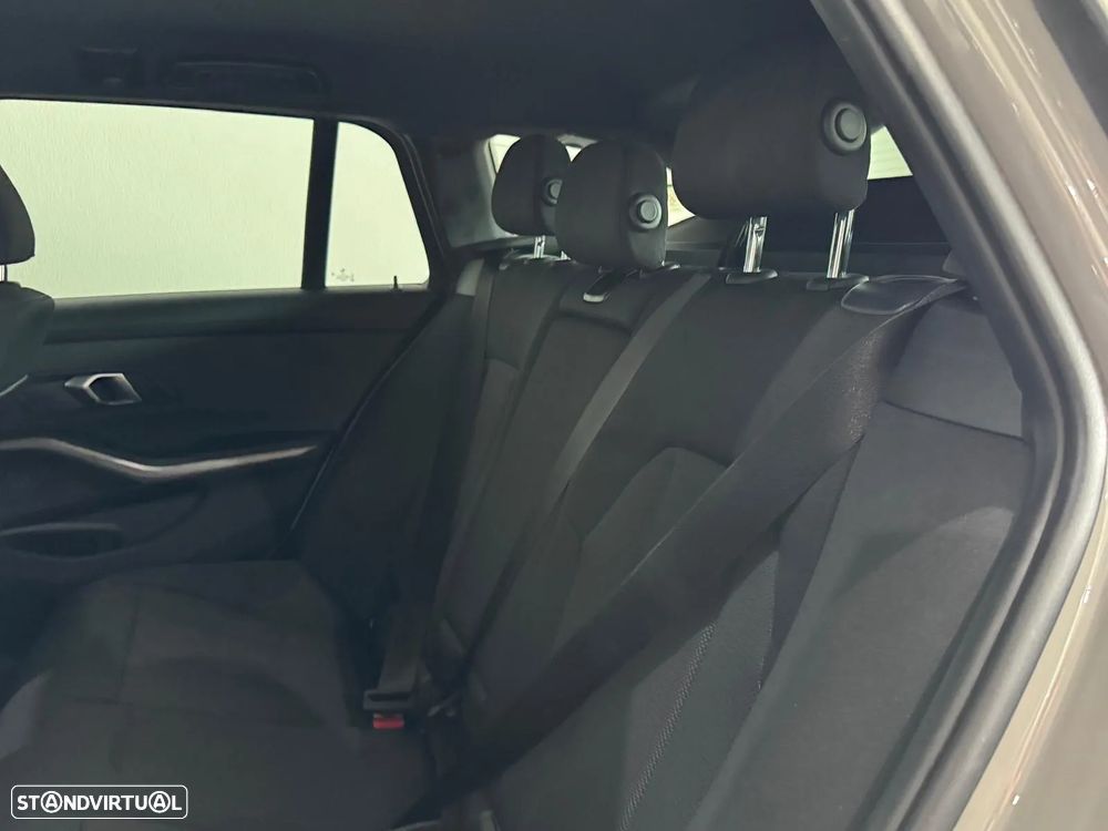 BMW 330 e Touring Pack M Auto - 16