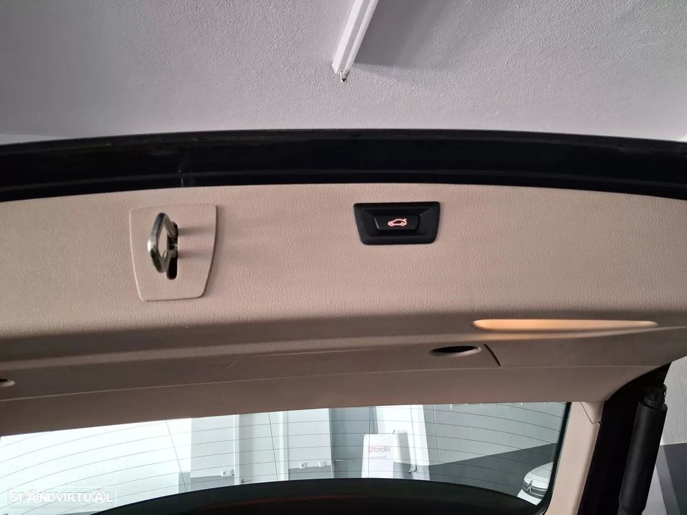 BMW 320 d Auto Exclusive - 17